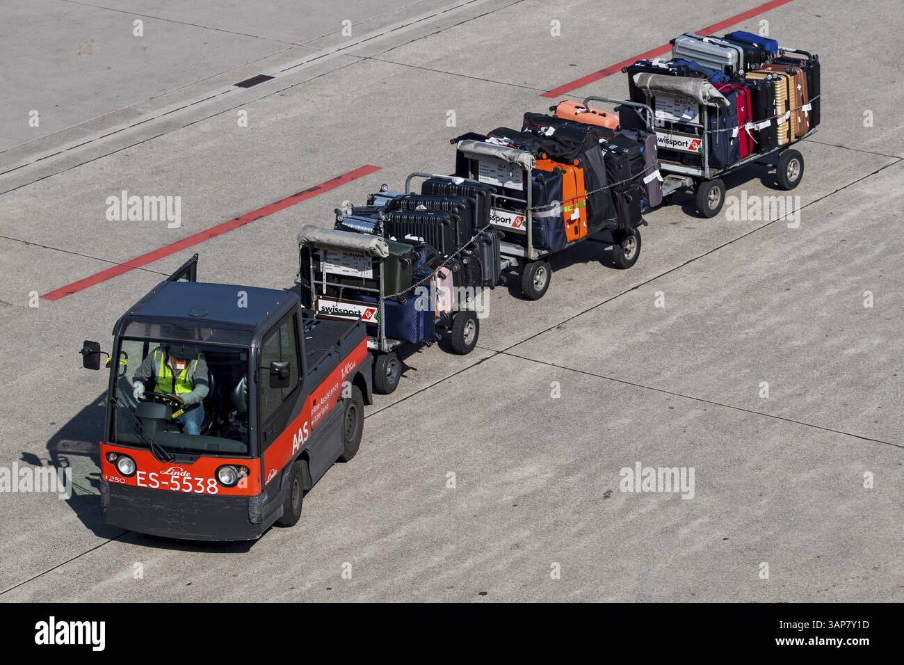 Flight operations Ground staff Baggage Stock Photo