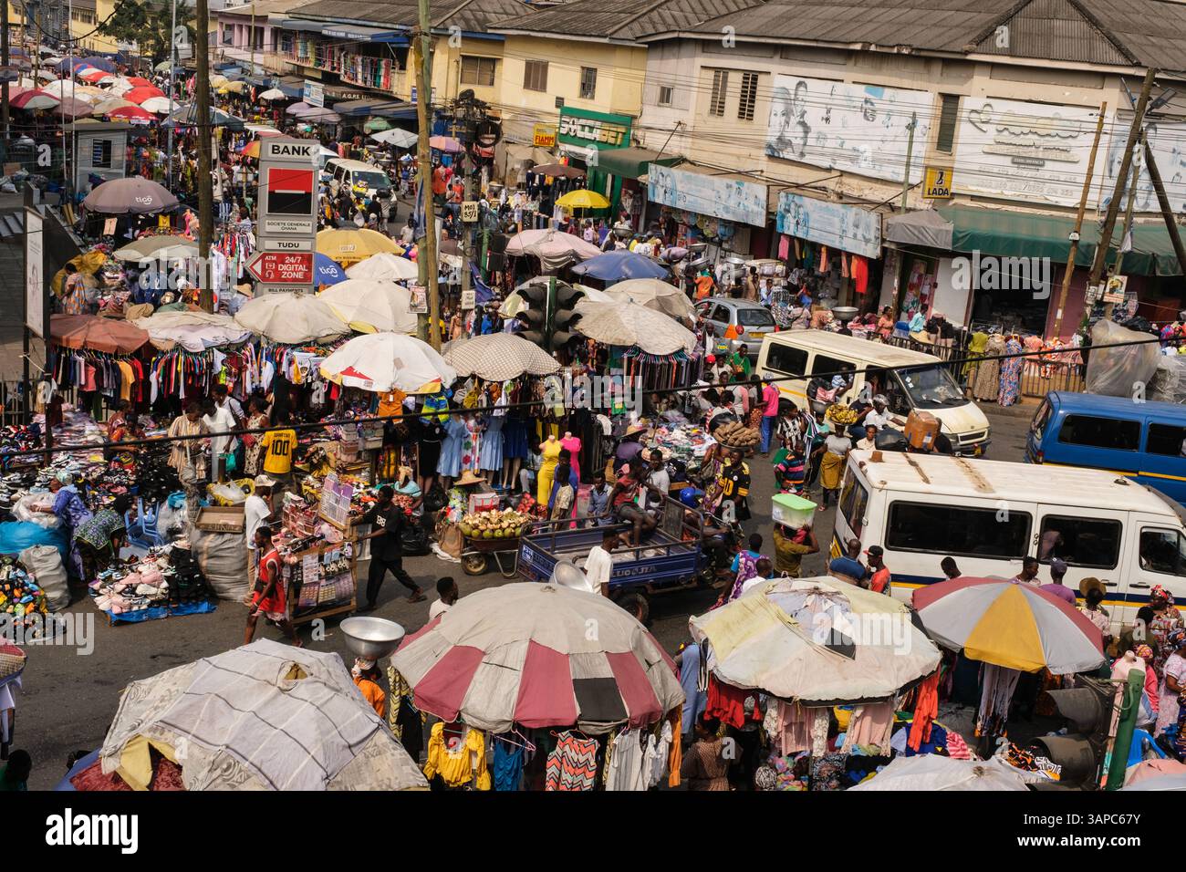 accra-ghana-makole-market-street-scene-stock-photo-alamy