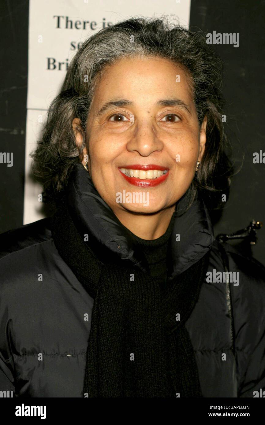 Gail lumet hi-res stock photography and images - Alamy, image size:866x1390