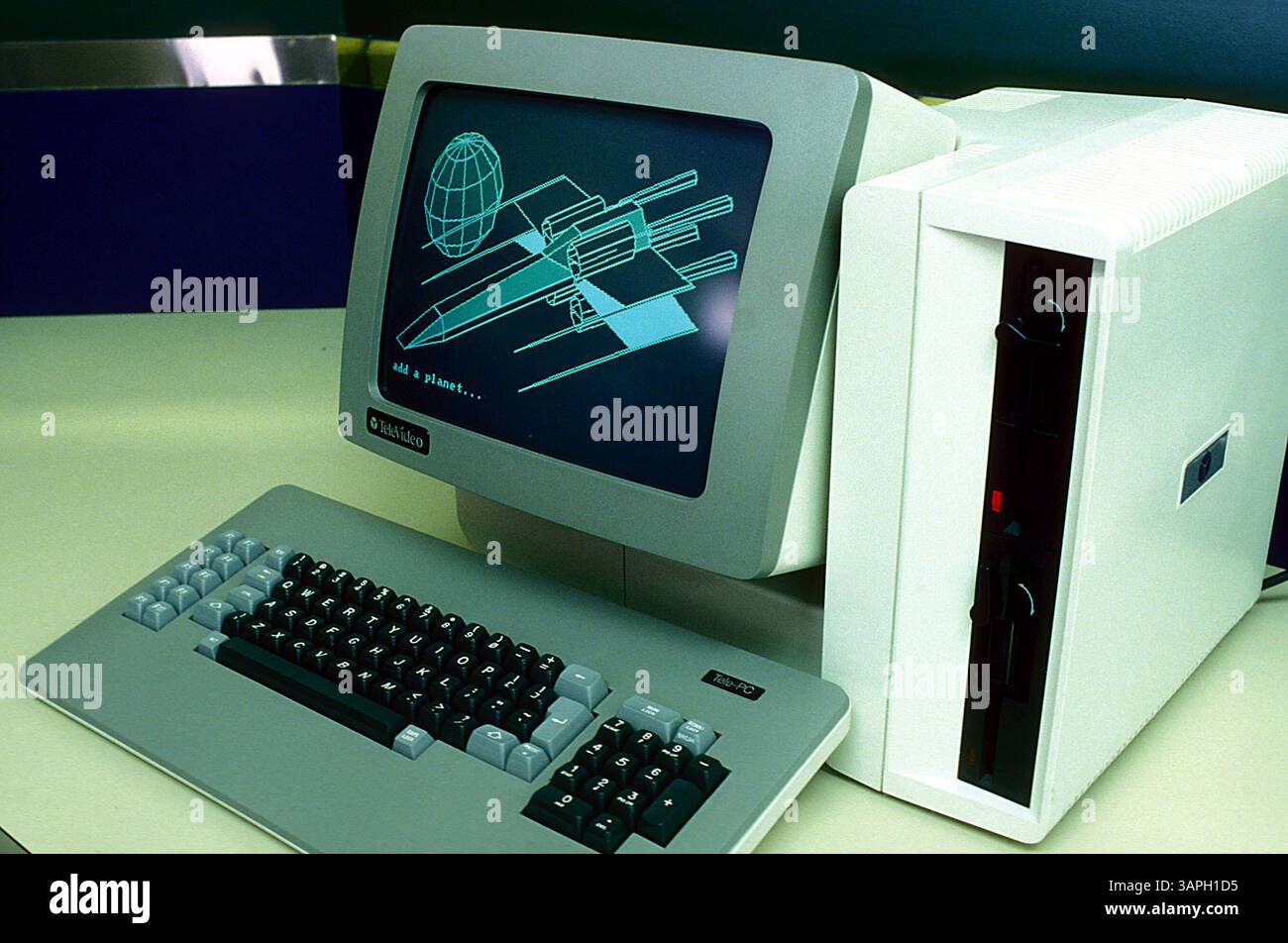 1982 computers hi-res stock photography and images - Alamy