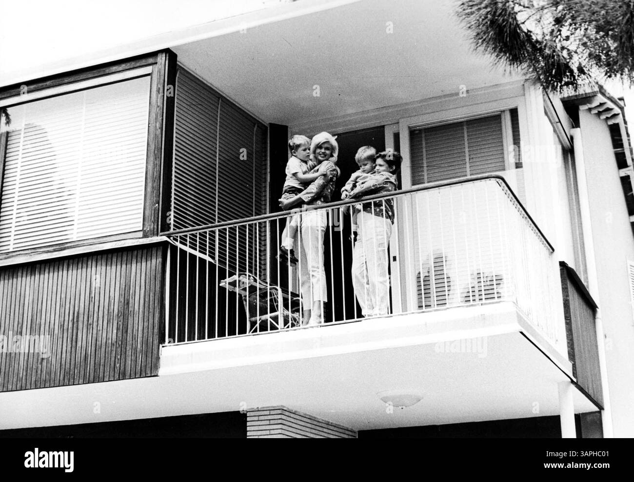 Jayne Rome Jayne mansfield children hi-res stock photography and images - Alamy