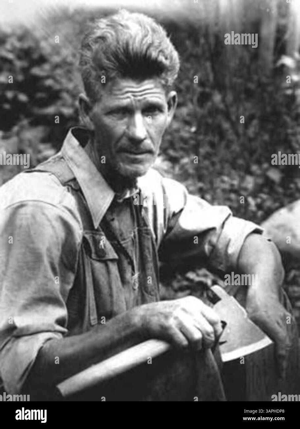 This photograph from the University of Oregon Libraries features ...