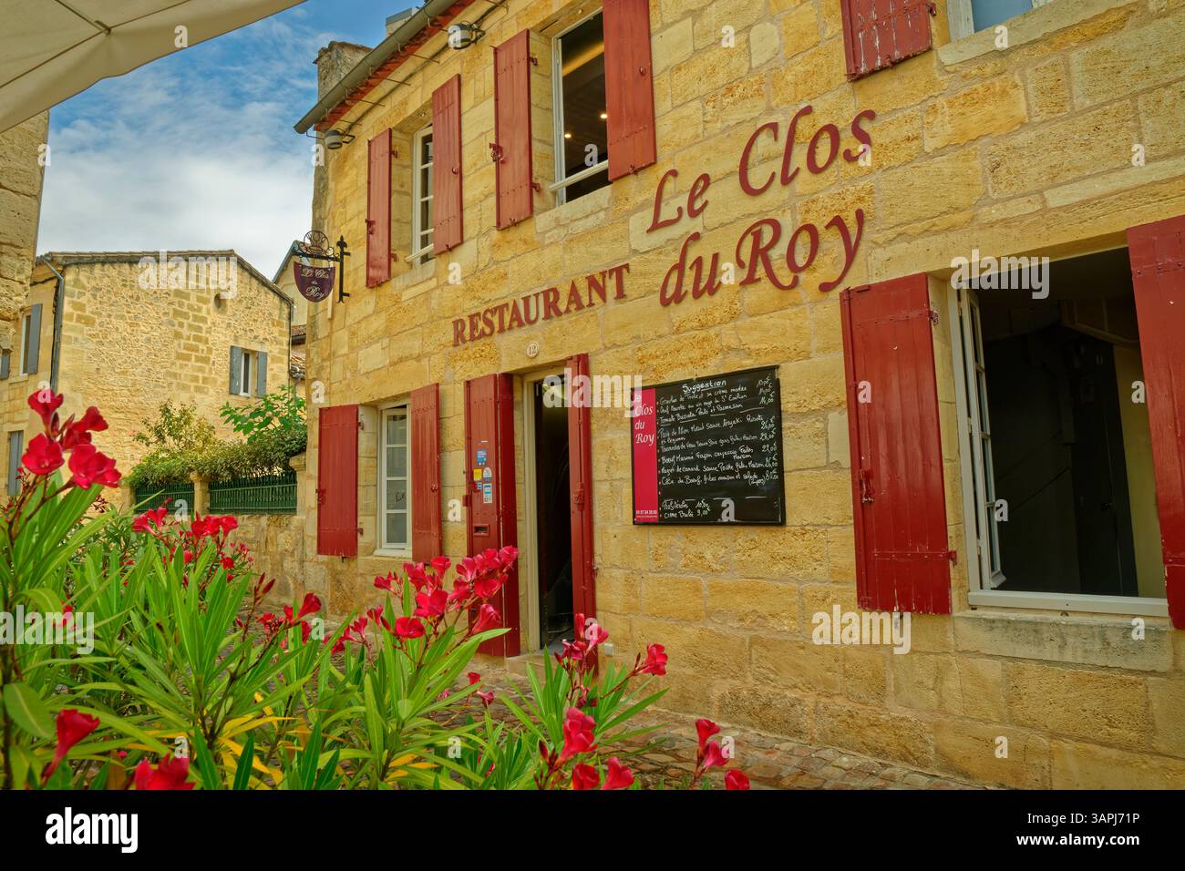 Le Clos du Roy Restaurant and wine house at St. Emilion village in the Bordeaux area of South West France. Stock Photo