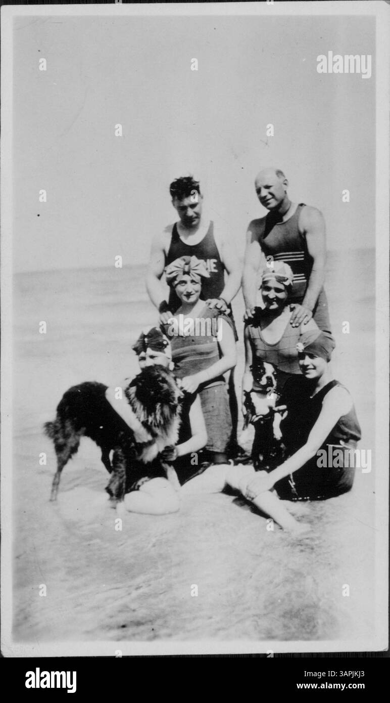 High Noon Holdup: Gunfighter Showdown Beach Towel main image 0