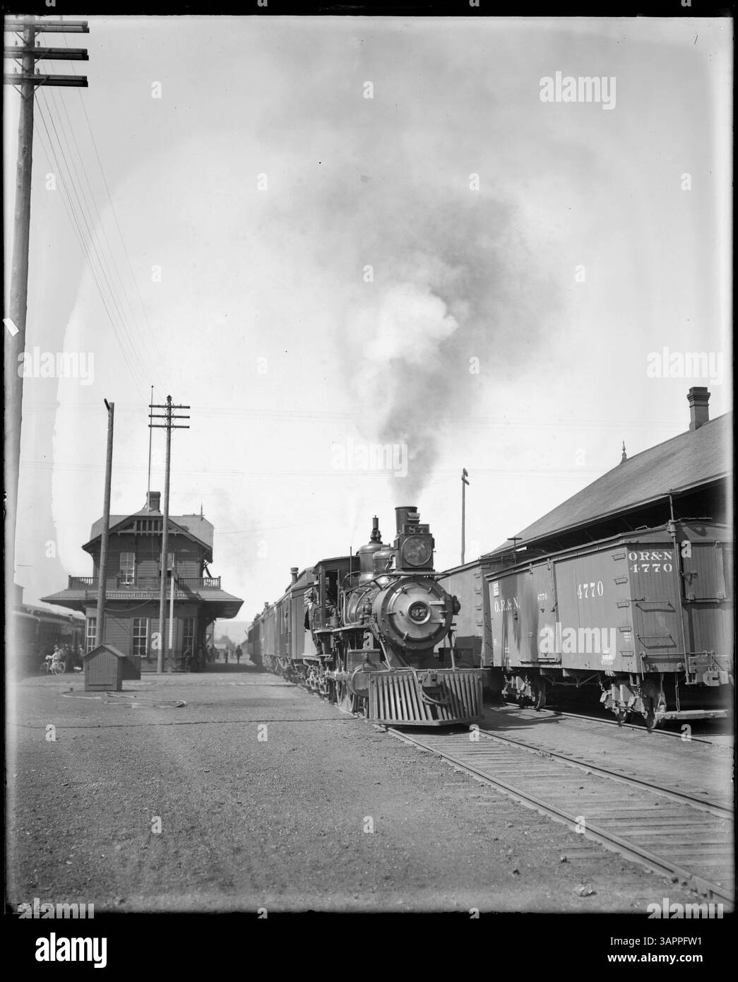 Early 1900s train station Black and White Stock Photos