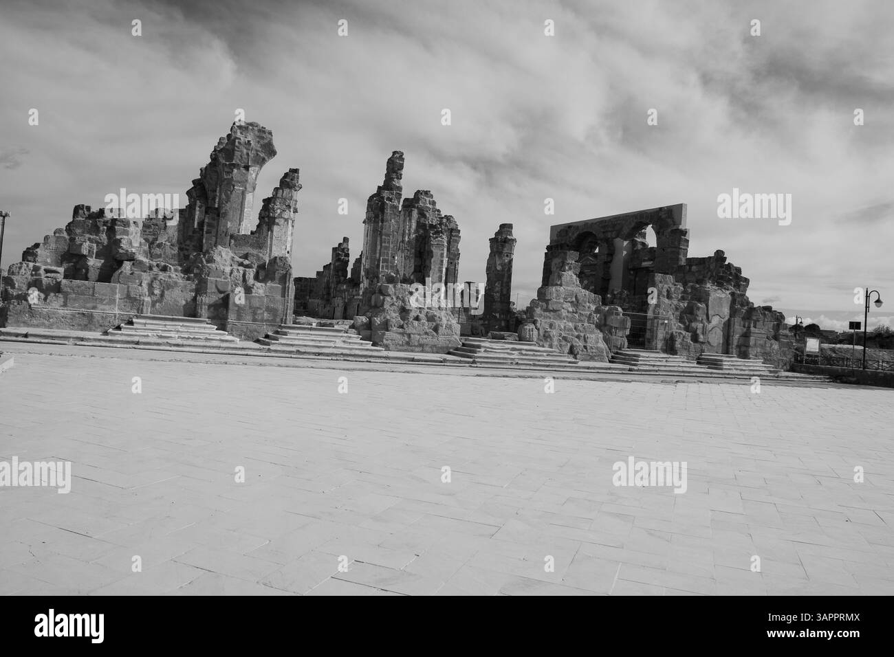 Old flat ruins Black and White Stock Photos & Images - Alamy