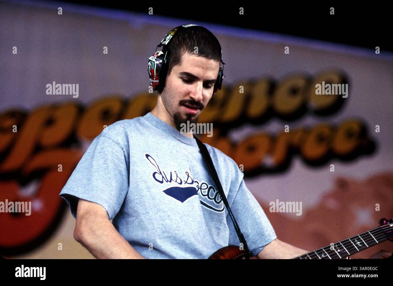 Brad Delson Linkin Park performing 2007 KROQ Almost Acoustic