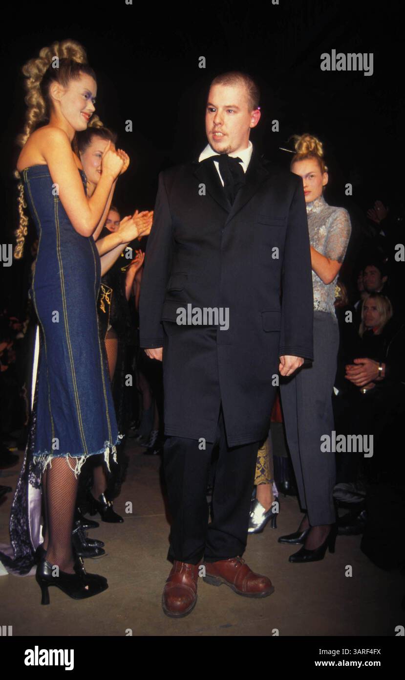 Alexander mcqueen 1996 hi-res stock photography and images - Alamy
