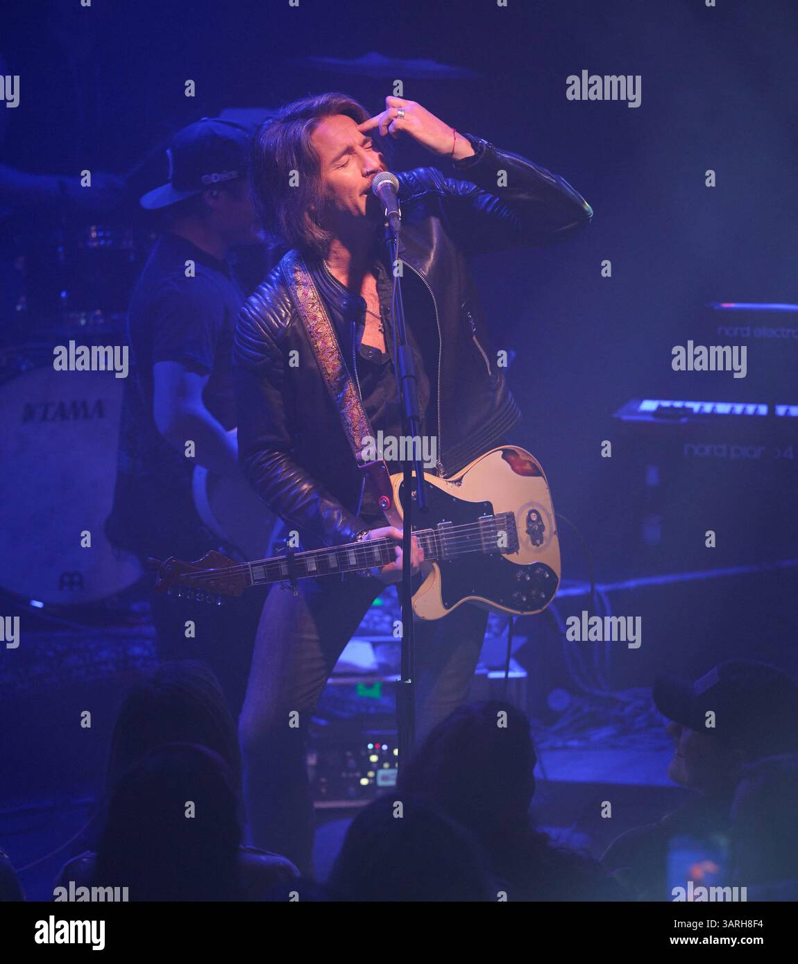 Bochum, Germany. 17th Apr, 2025. Musician Gil Ofarim takes to the stage ...