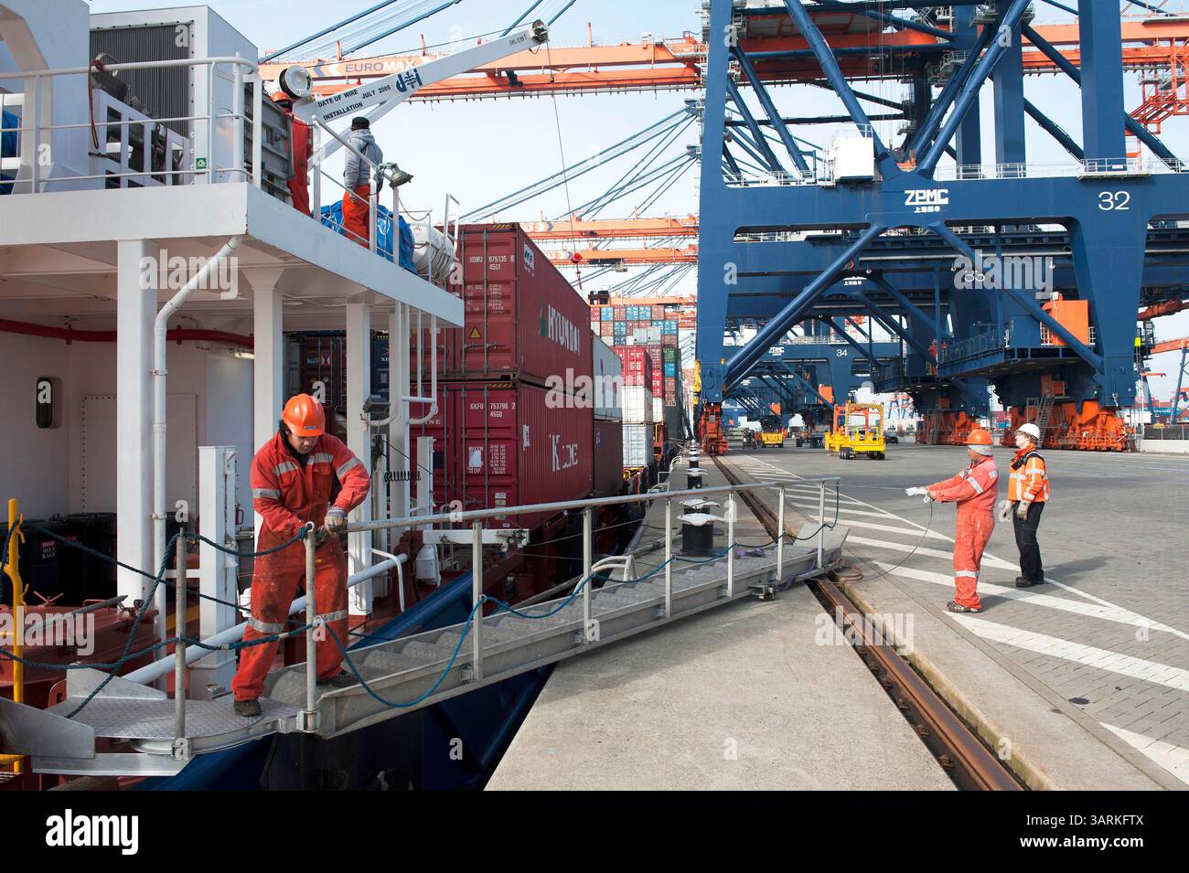 Drugs smuggling container hi-res stock photography and images - Alamy