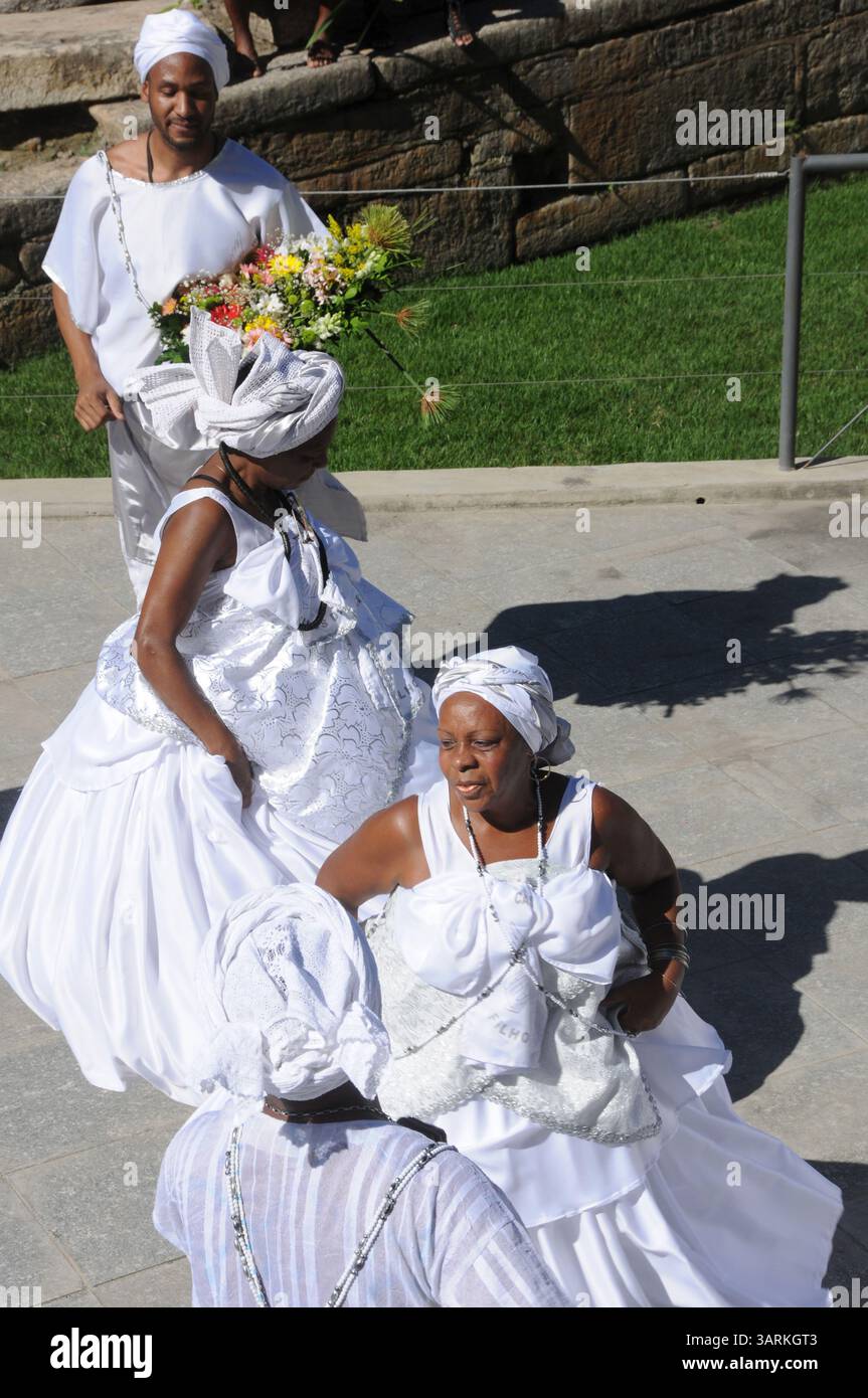 Mae de santo hi-res stock photography and images - Alamy, image size:863x1390