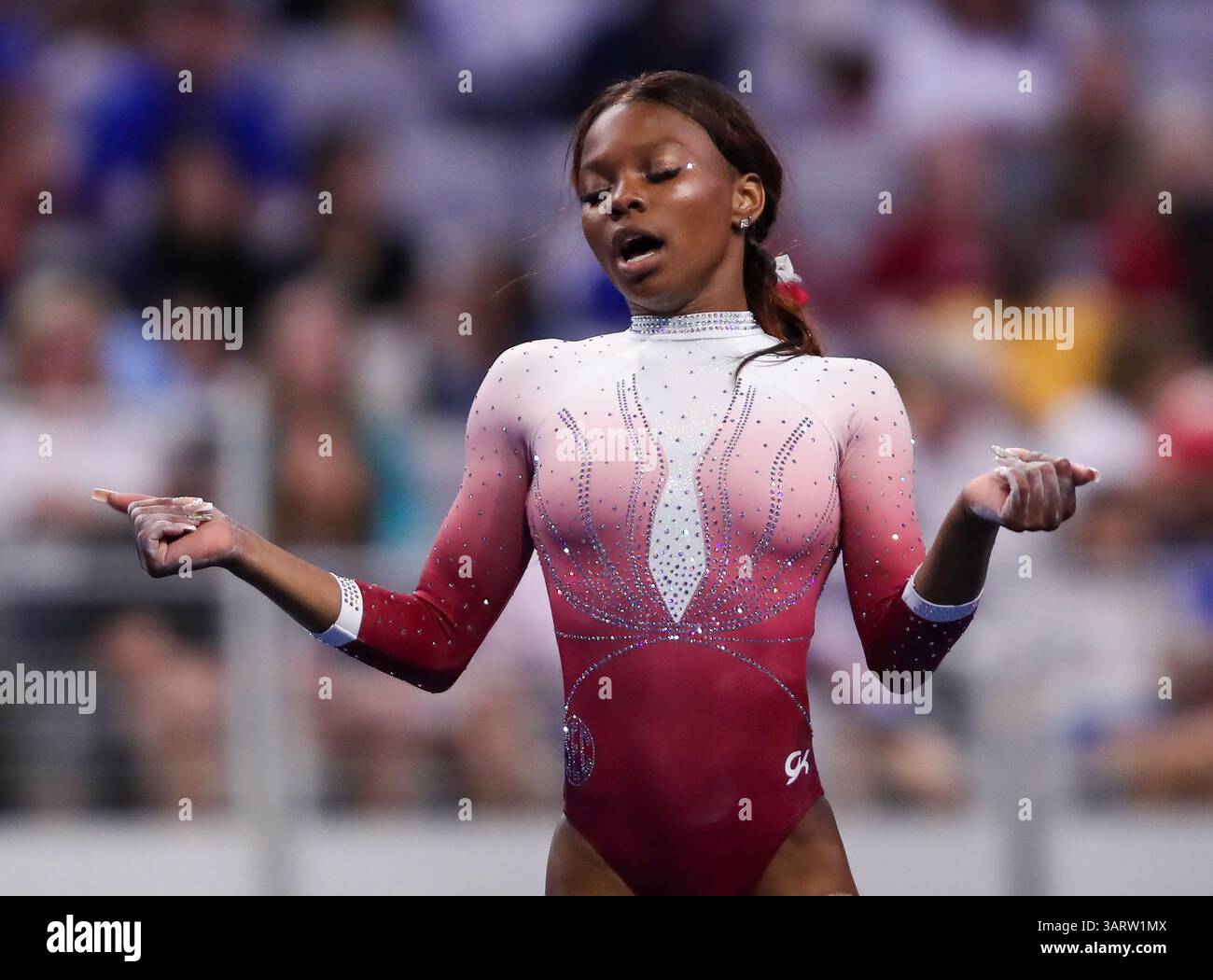 Alabama Crimson Tide women's gymnastics Alabama crimson tide women's gymnastics hi-res stock photography and images  - Alamy
