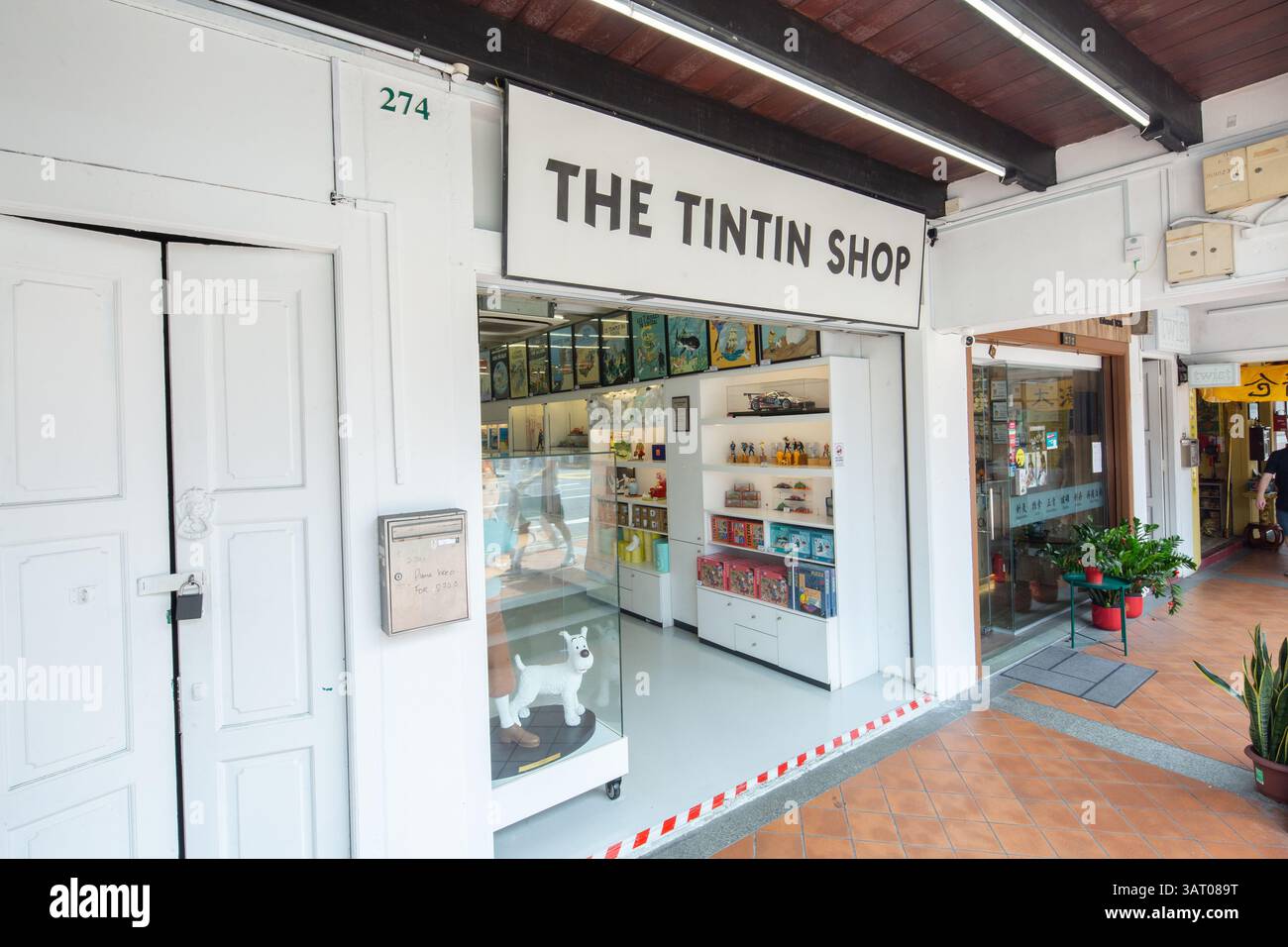 Famous shop singapore hi-res stock photography and images - Alamy