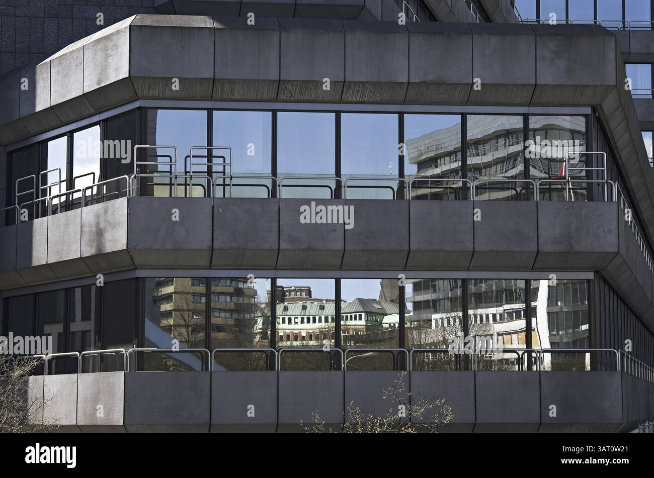 People reflection in window germany hi-res stock photography and images ...