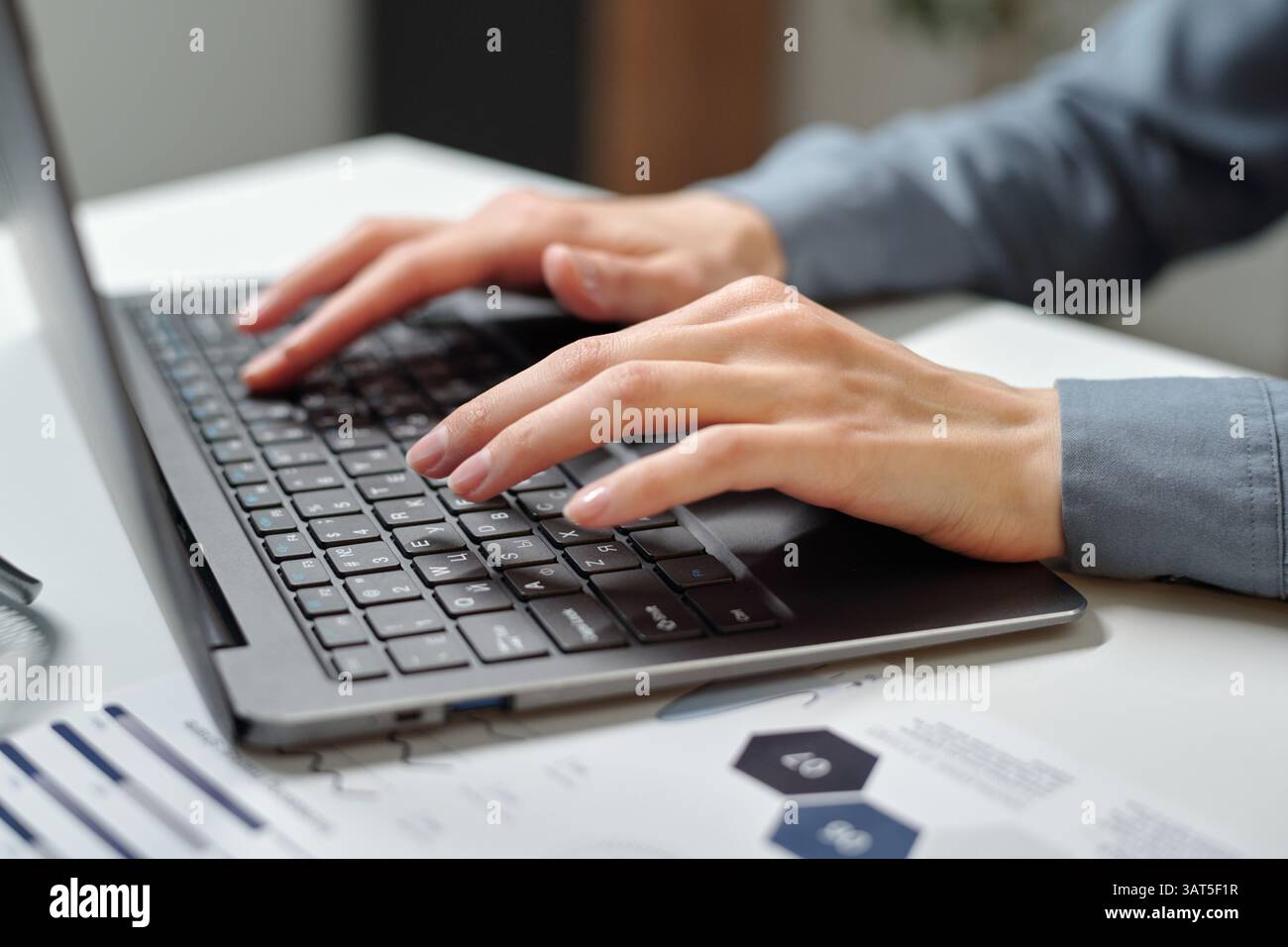 Keyboard Office@hand Pattern Woman boss office hands hi-res stock photography and images - Alamy
