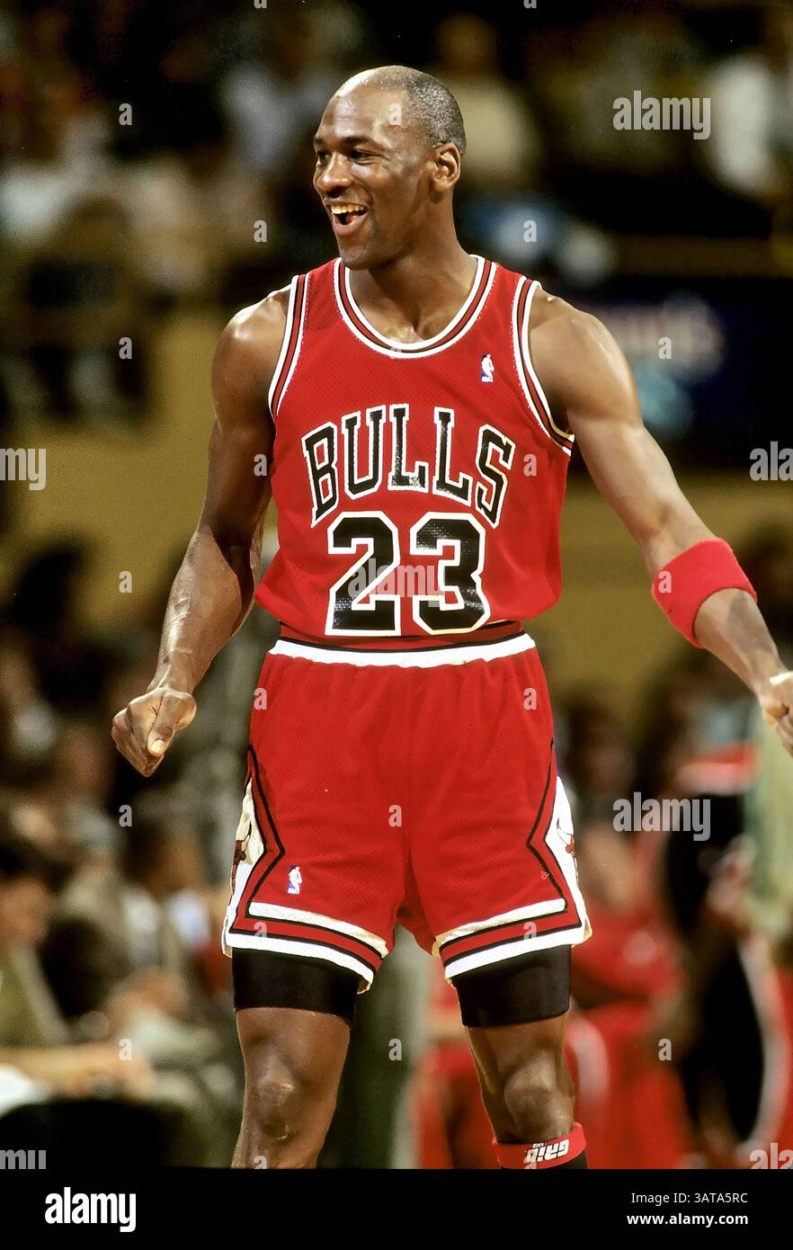 Michael jordan chicago bulls 1990 hi-res stock photography and