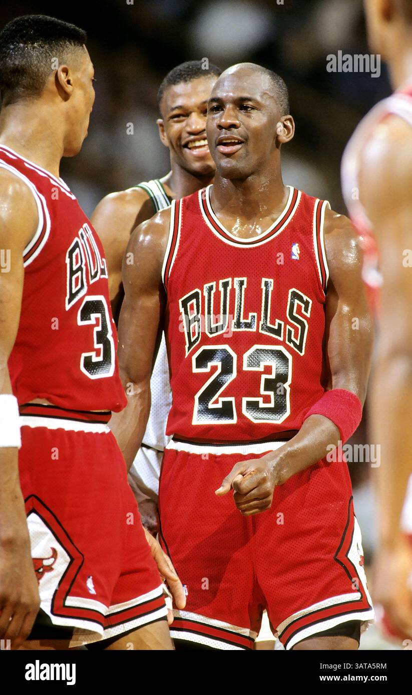 Michael jordan chicago bulls 1990 hi-res stock photography and