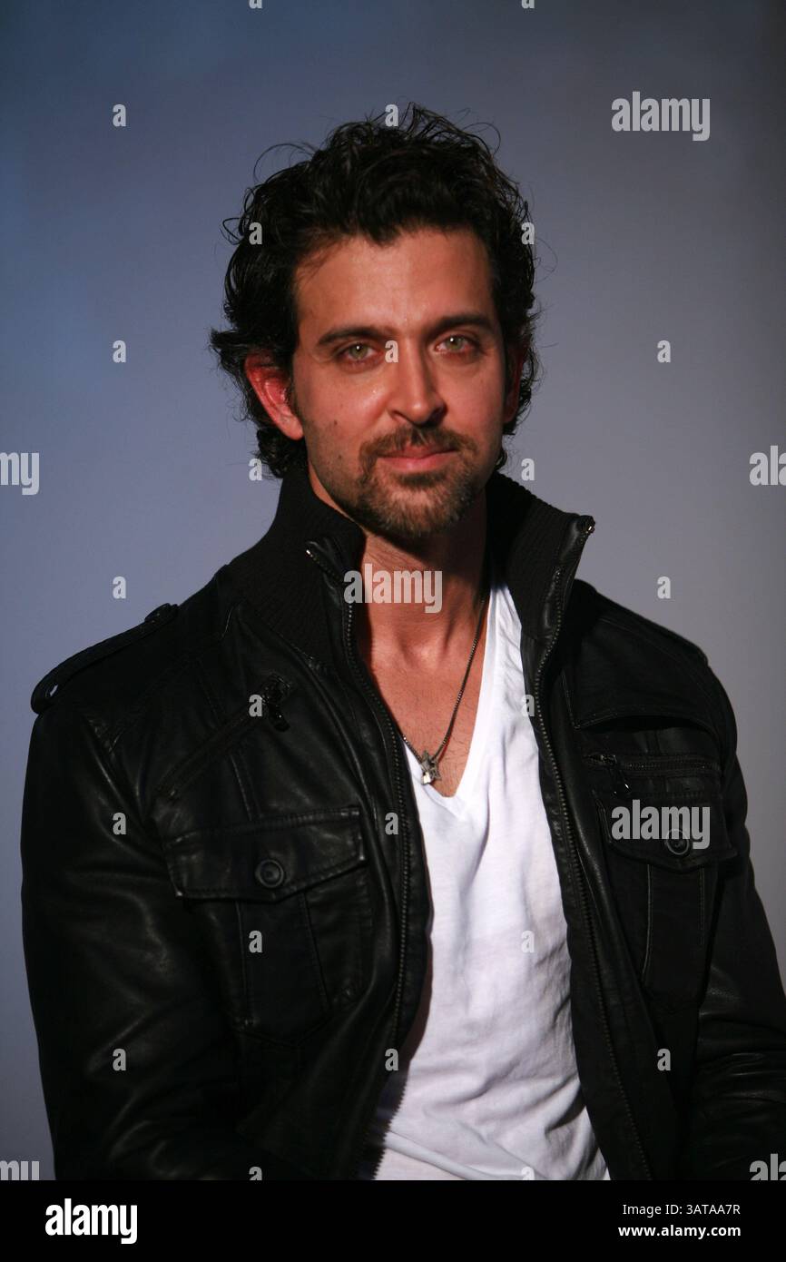 Krrish 3 hi-res stock photography and images - Alamy, image size:866x1390