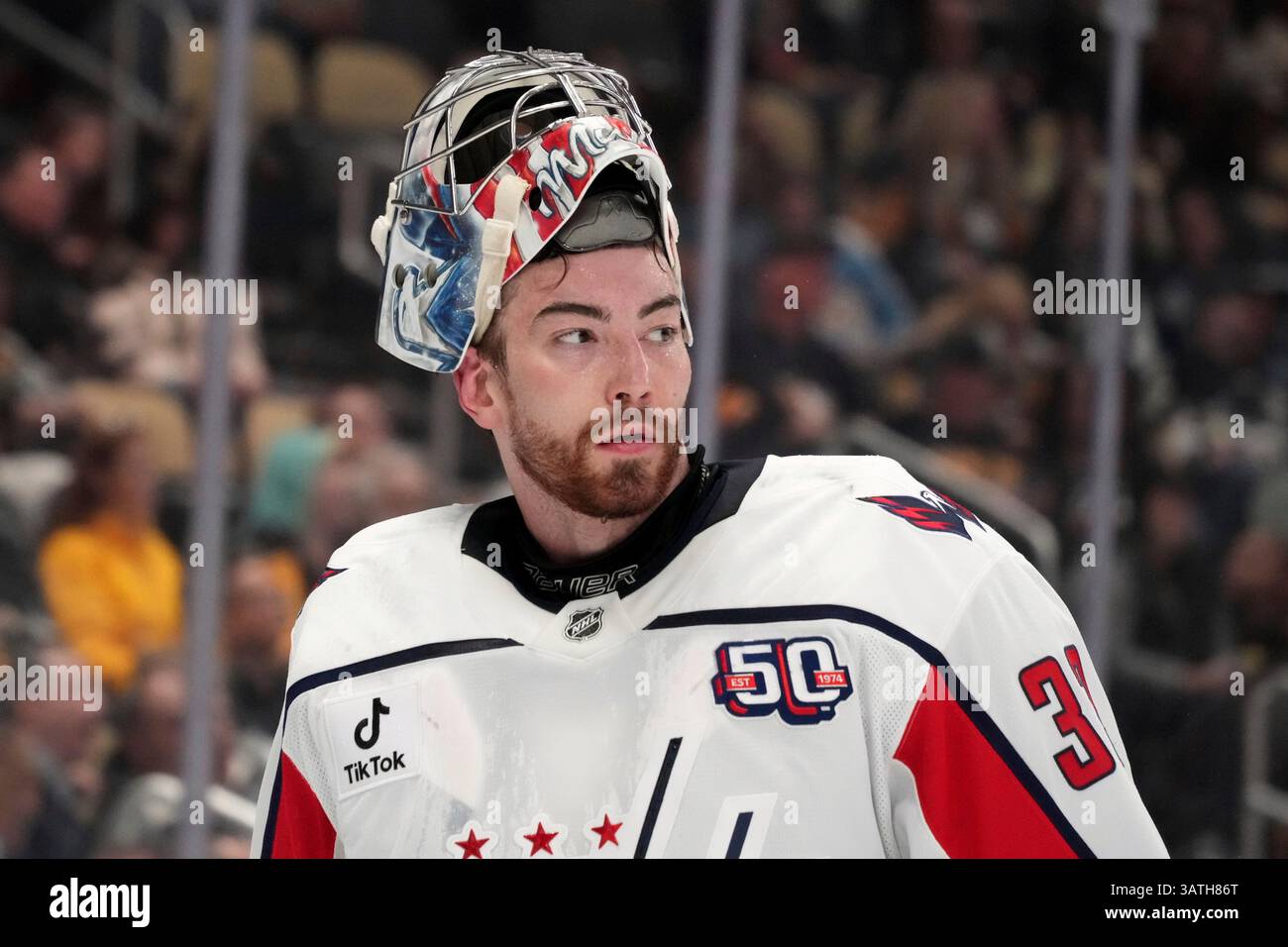 Why is Charlie Lindgren staying in Washington despite trade rumors?