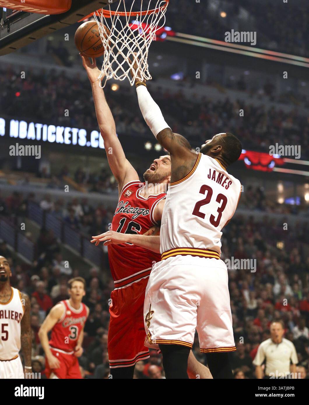 Pau gasol and lebron james hi-res stock photography and images - Alamy, image size:1060x1390
