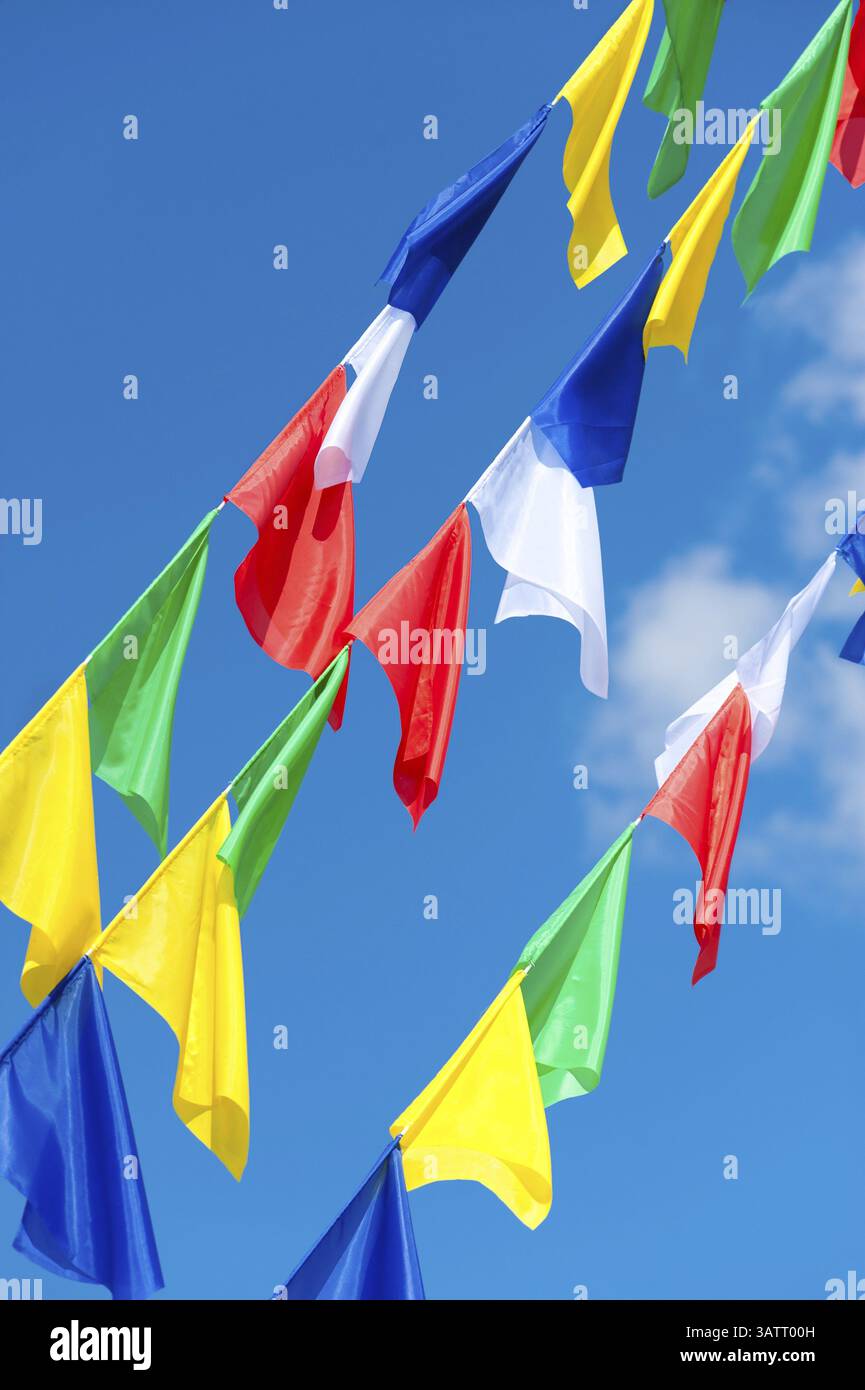 Flying flags hi-res stock photography and images - Alamy