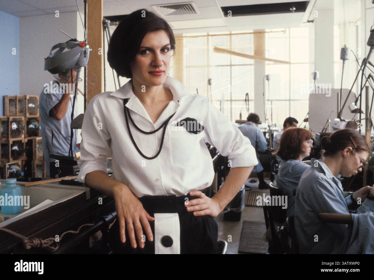 French-Spanish jewelry designer Paloma Picasso poses in front of her  father's painting \, image size:1300x973