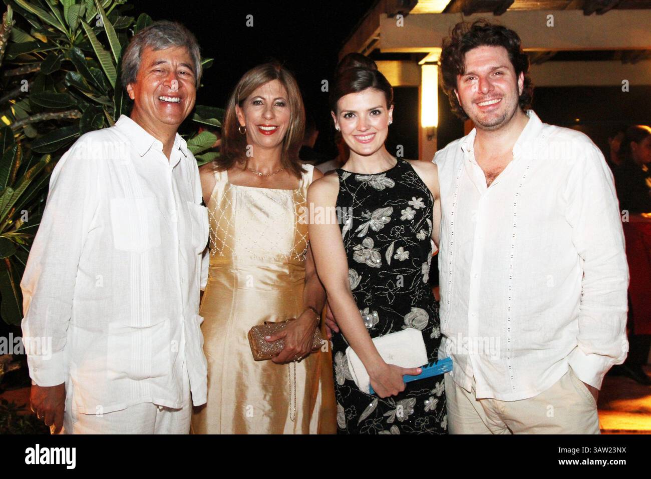 Stylish Modern Gypsy Outfit Ideas, image size:1300x957