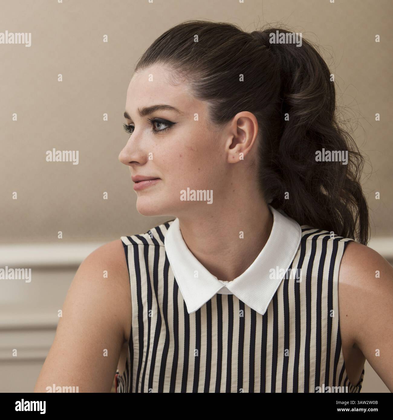 eve hewson smoking cigarettes and bono hi-res stock photography and images Eve Hewson Says She Steals