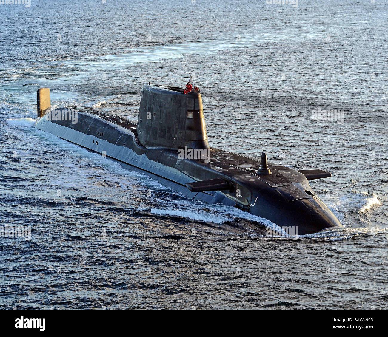 Amazon | トランペッター 1/144 イギリス海軍 原子力潜水艦 HMS