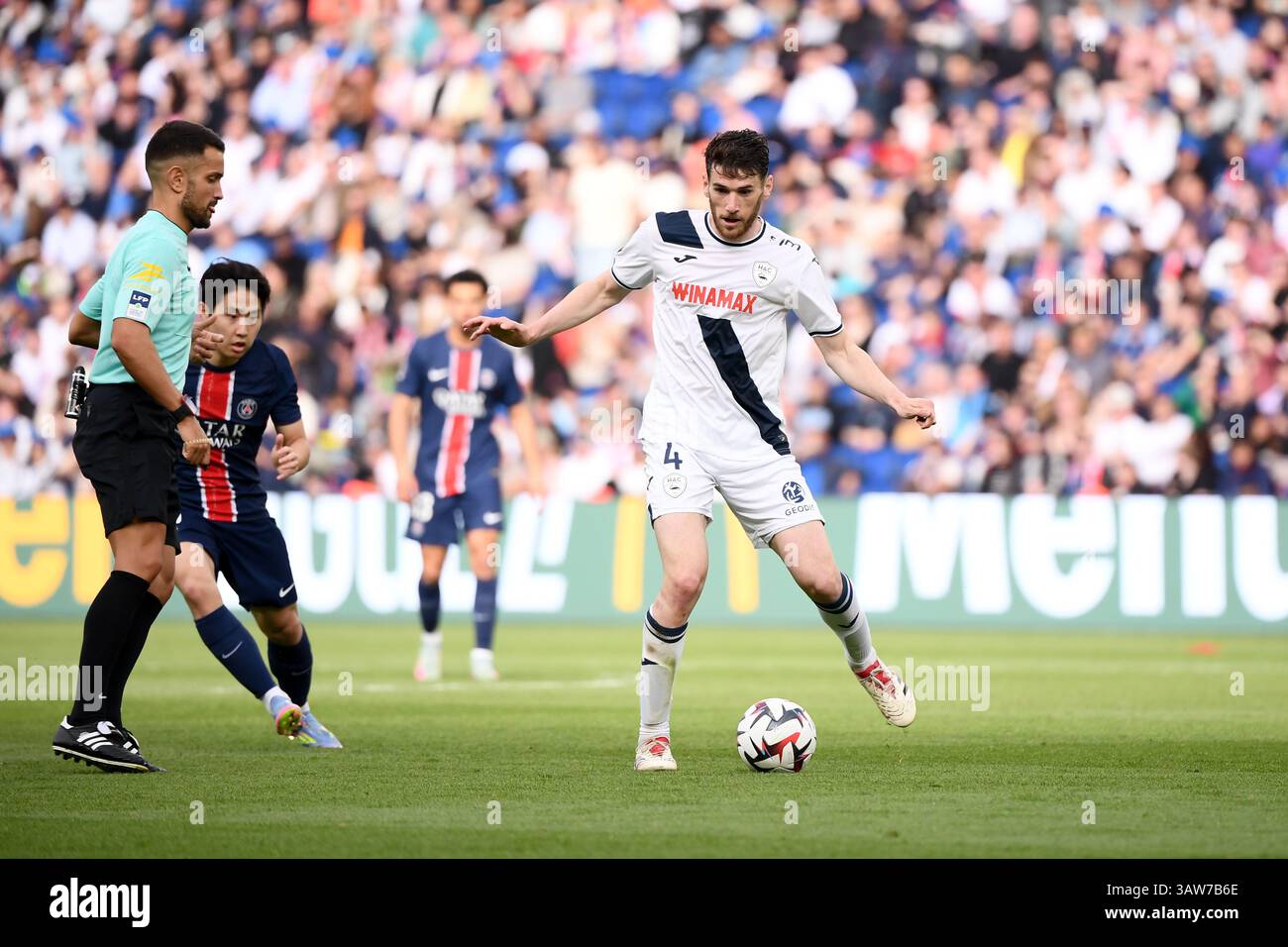 04 Gautier LLORIS (hac) during the Ligue 1 McDonald's match between ...
