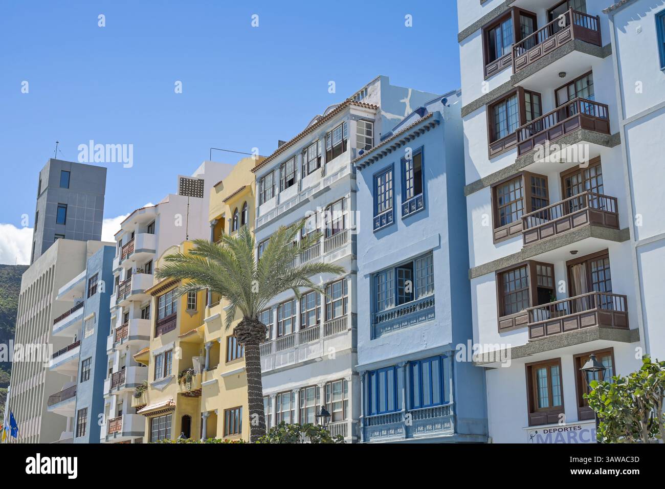Bauten, Wohnhäuser an der Avenida Maritima, Santa Cruz de La Palma, La Palma, Spanien Stock Photo