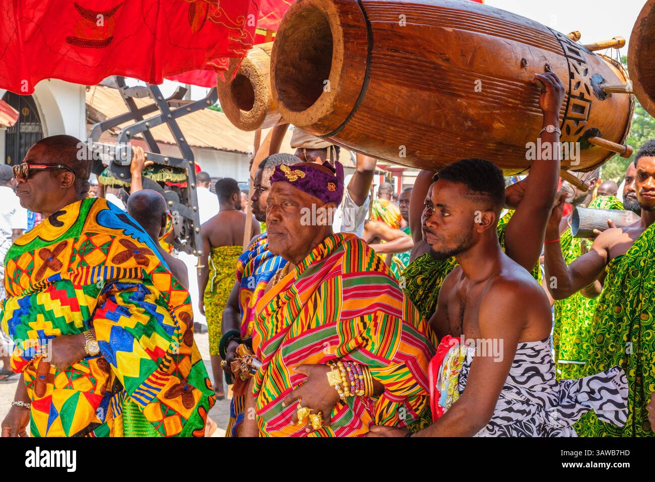 Traditional african clothing hi-res stock photography and images
