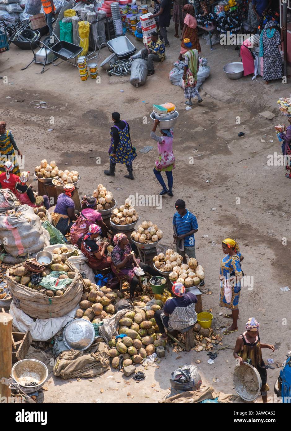 Kumasi market hi-res stock photography and images - Alamy