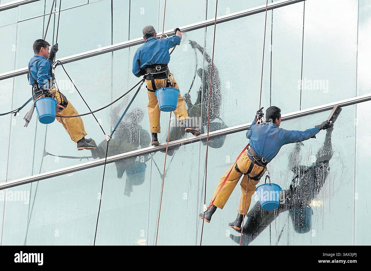 Edificio de las columnas hi-res stock photography and images - Alamy, image size:1300x951