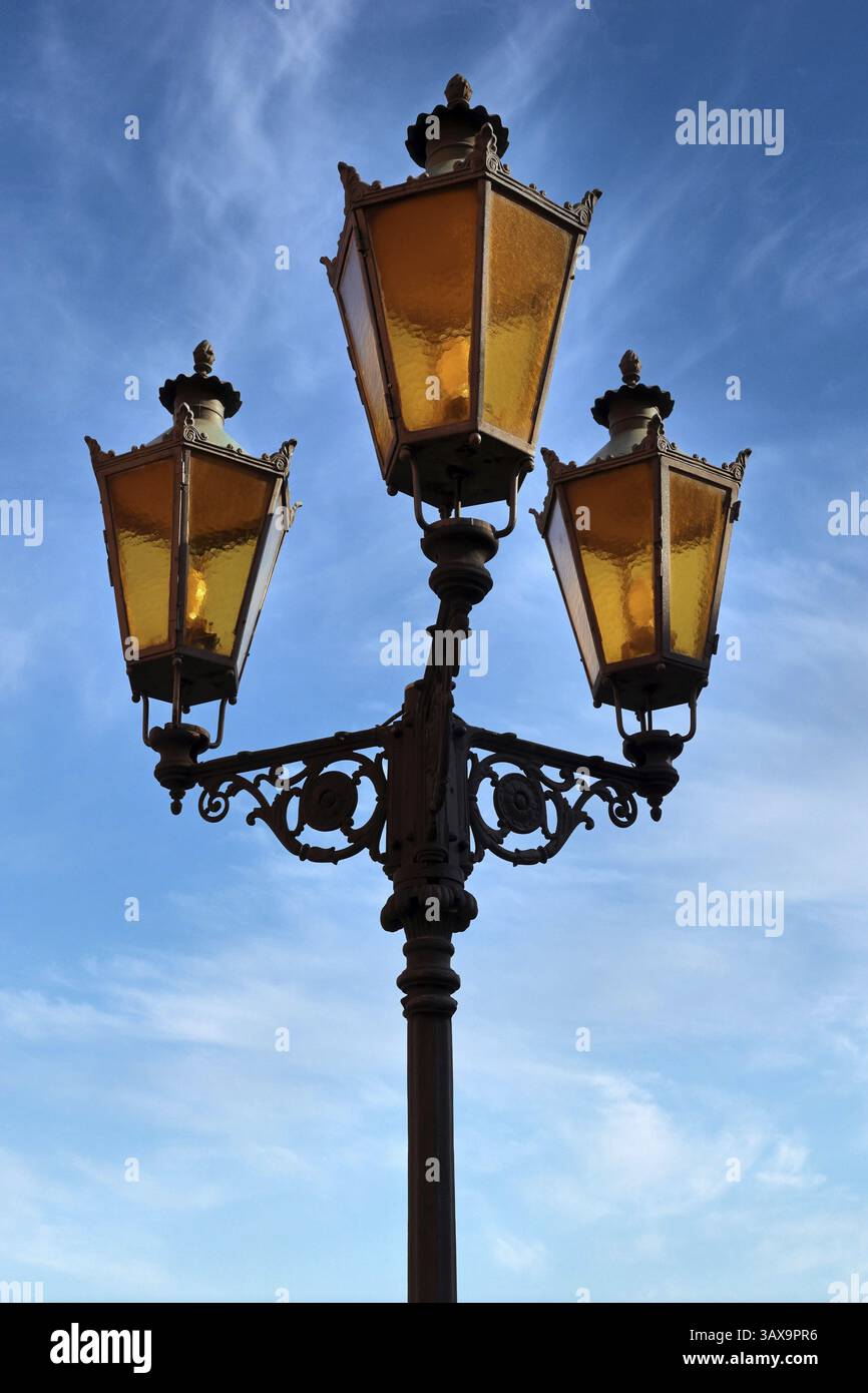 Retro styled street light hi-res stock photography and images - Alamy