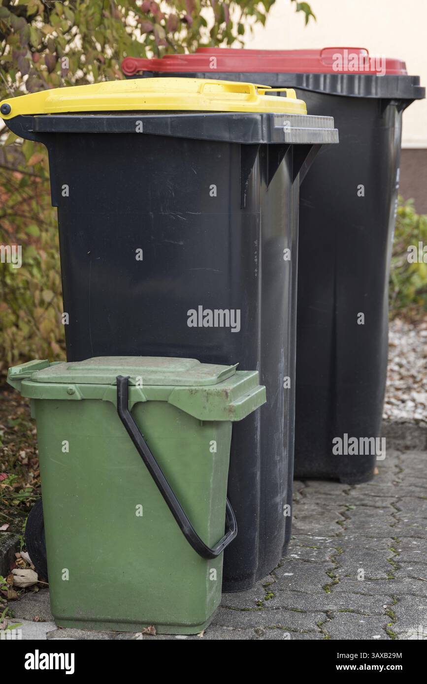 Garbage bins different colours hi-res stock photography and images - Alamy