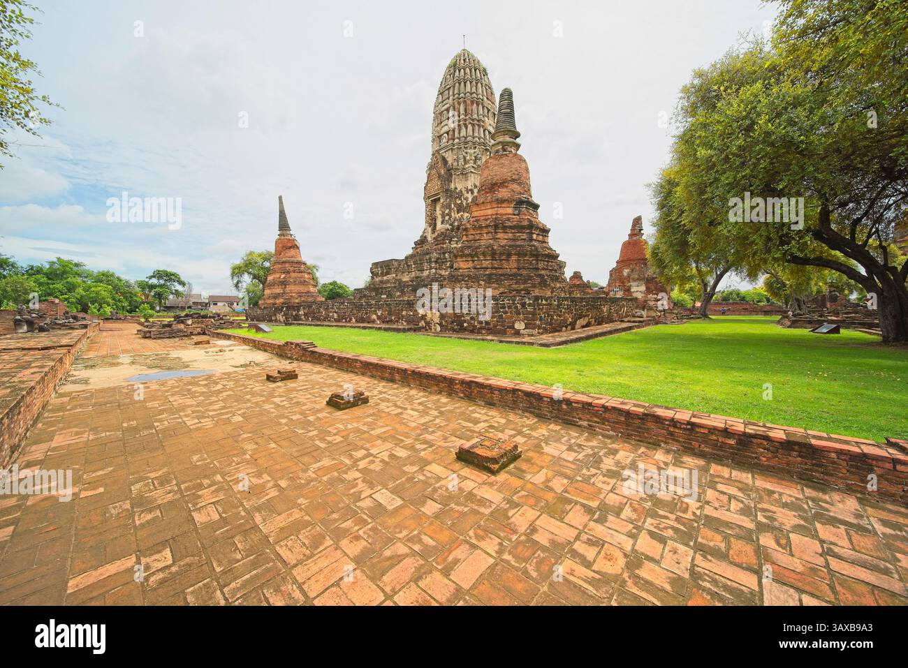 Wat Ratchamonthian Wat ratchaburana in ayutthaya hi-res stock photography and images - Alamy