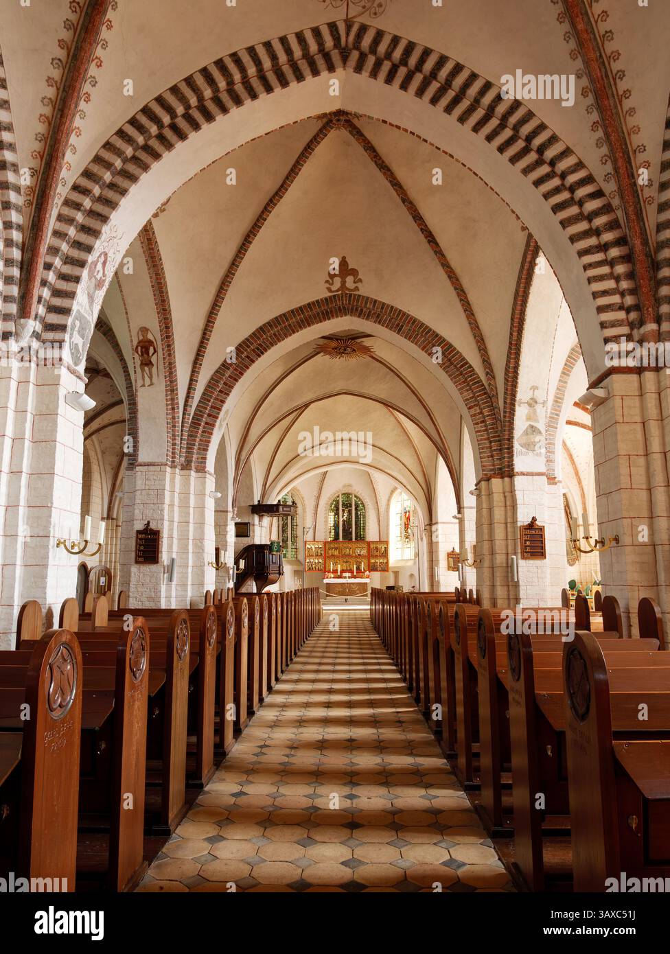 Saint nicholas church interior hi-res stock photography and images - Alamy