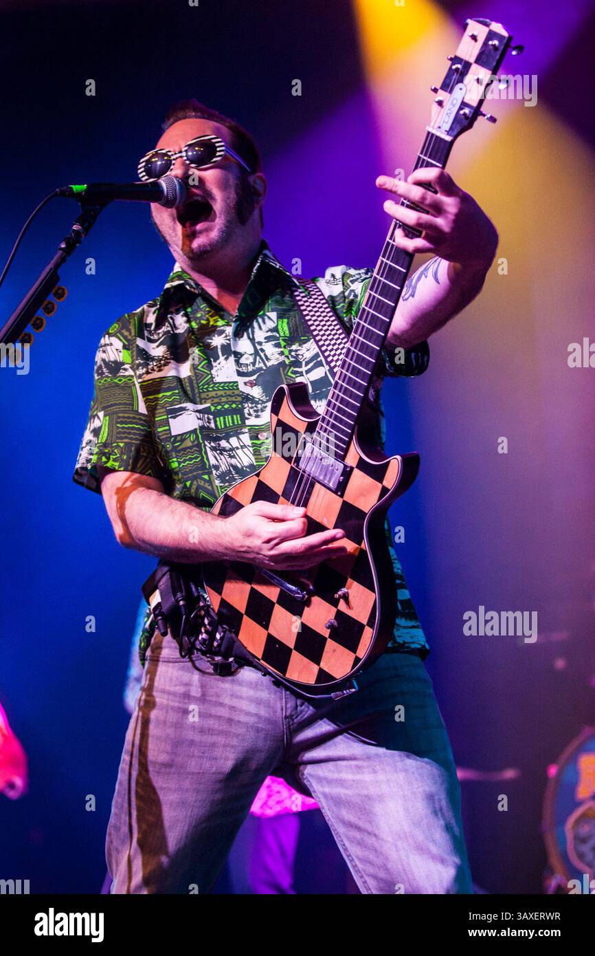 Aaron Barrett of Reel Big Fish performs in concert at Club Revolution. Ft. Lauderdale, Fla. 7/23/07. All Stock Photo - Alamy Aaron Barrett of Reel Big Fish performs in concert at Club Revolution. Ft. Lauderdale, Fla. 7/23/07. All Stock Photo - Alamy
