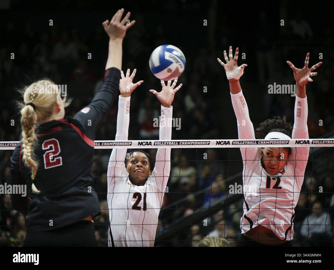 December 17, 2016 - Columbus, OH, USA - Texas setter Chloe Collins (21 ...