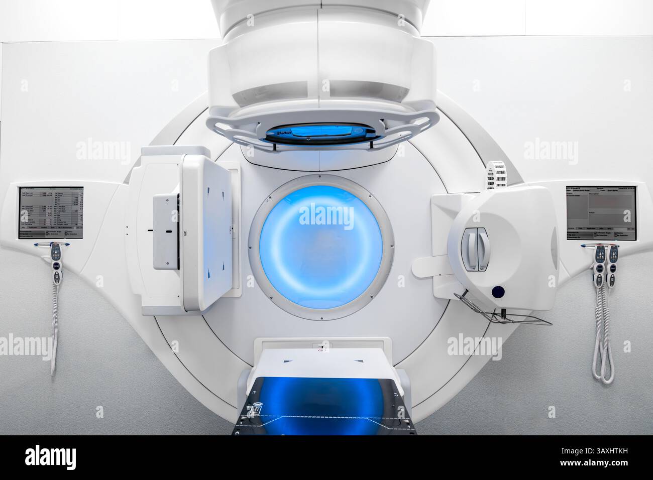 Advanced medical linear accelerator in therapeutic oncology for the ...