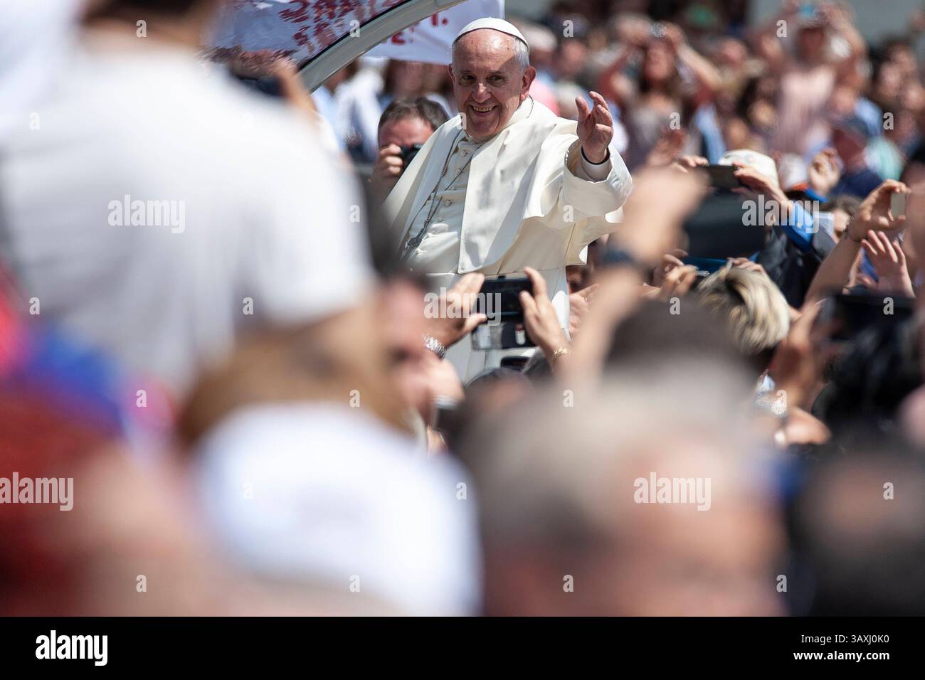 Pope Francis visits Turin Pope Francis born Jorge Mario Bergoglio waves ...