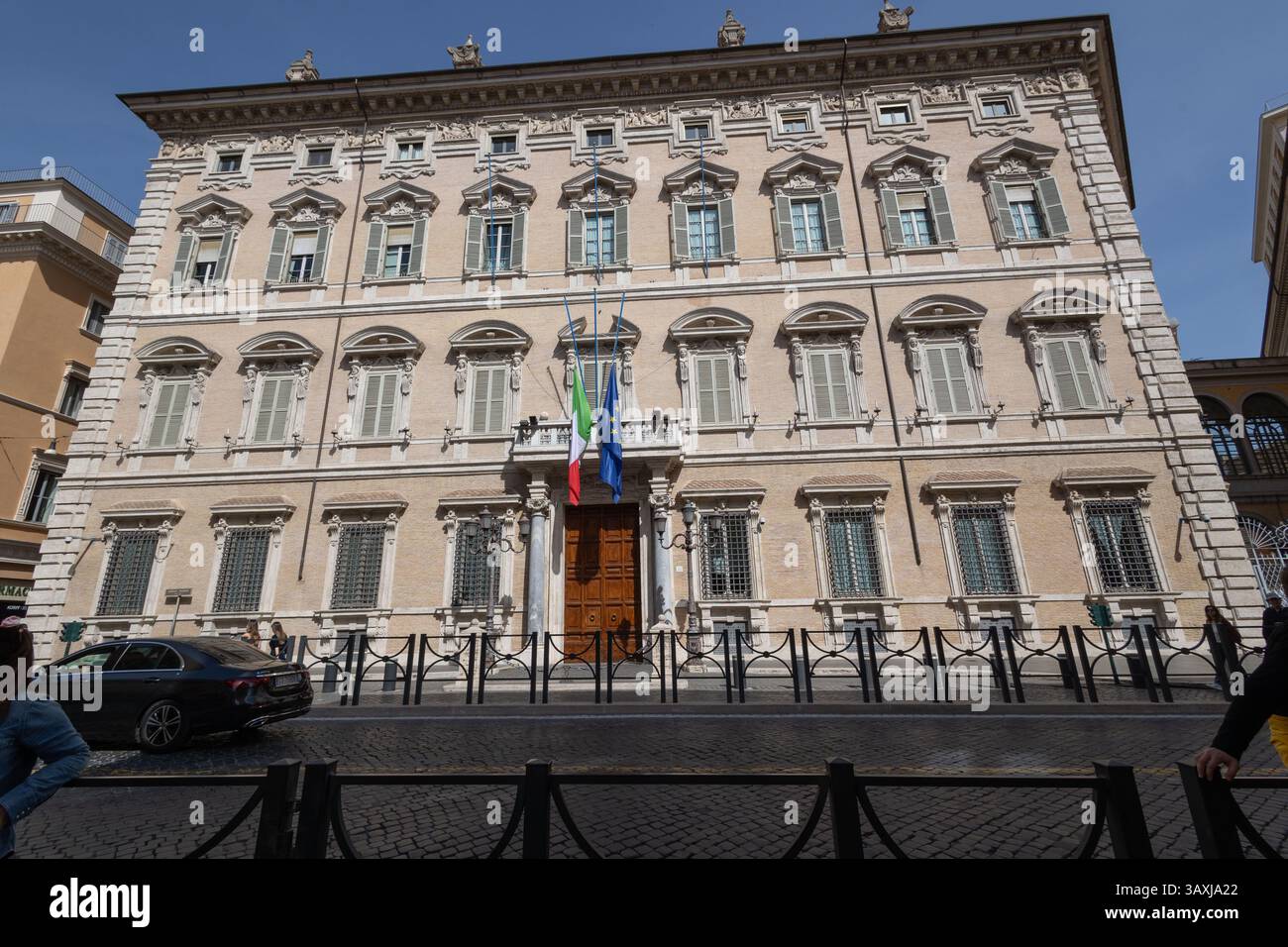 Rome, Italy. 21st Apr, 2025. Flags at half-mast on the Senate Palace ...