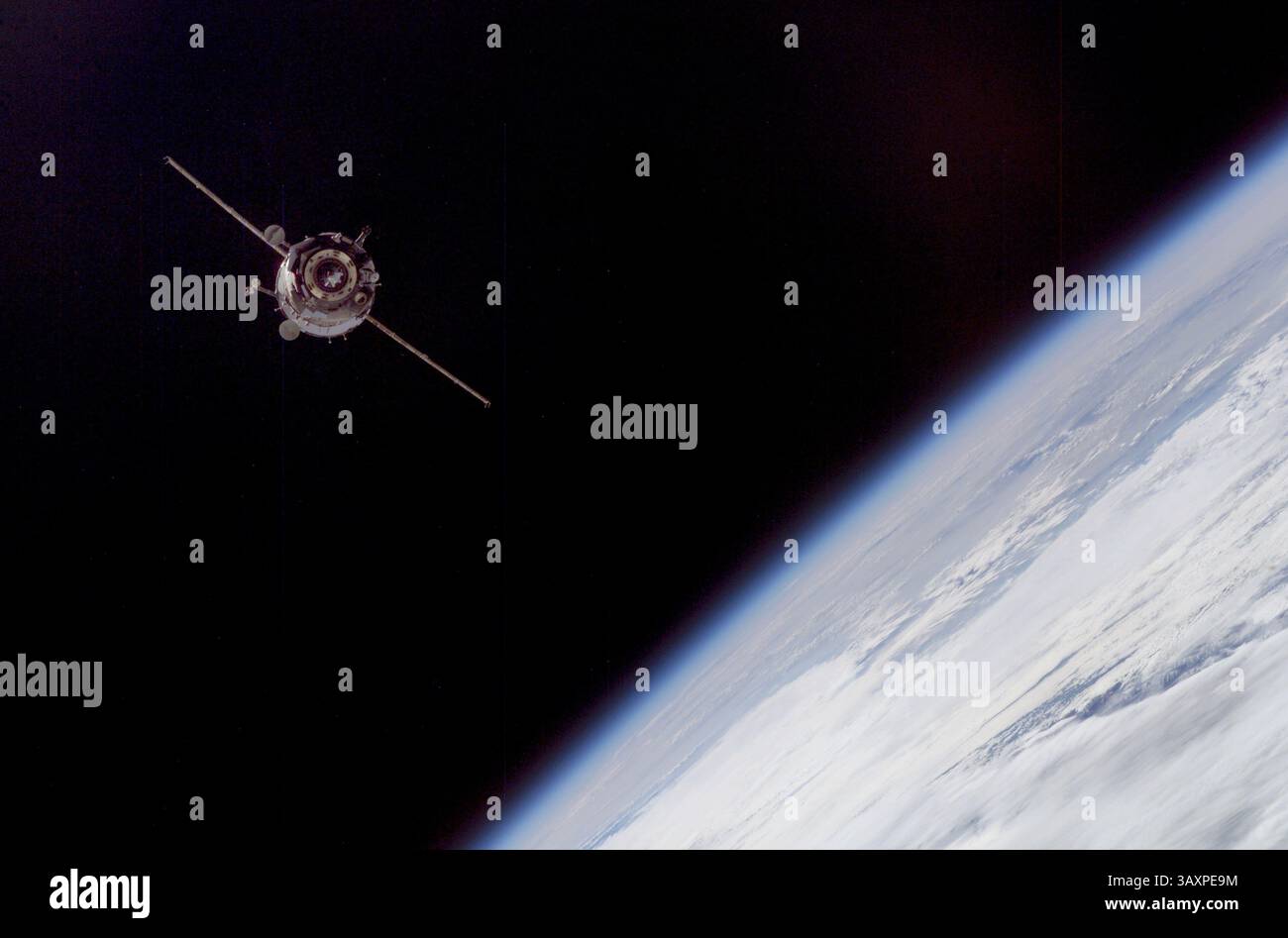 October 20, 2003 - Earth orbit - The Soyuz TMA-3 spacecraft Expedition 8 approaches the NASA International Space Station carrying Expedition 7 October 20, 2003 in Earth orbit. (Credit Image: © Nasa/Planet Pix via ZUMA Wire) Stock Photo