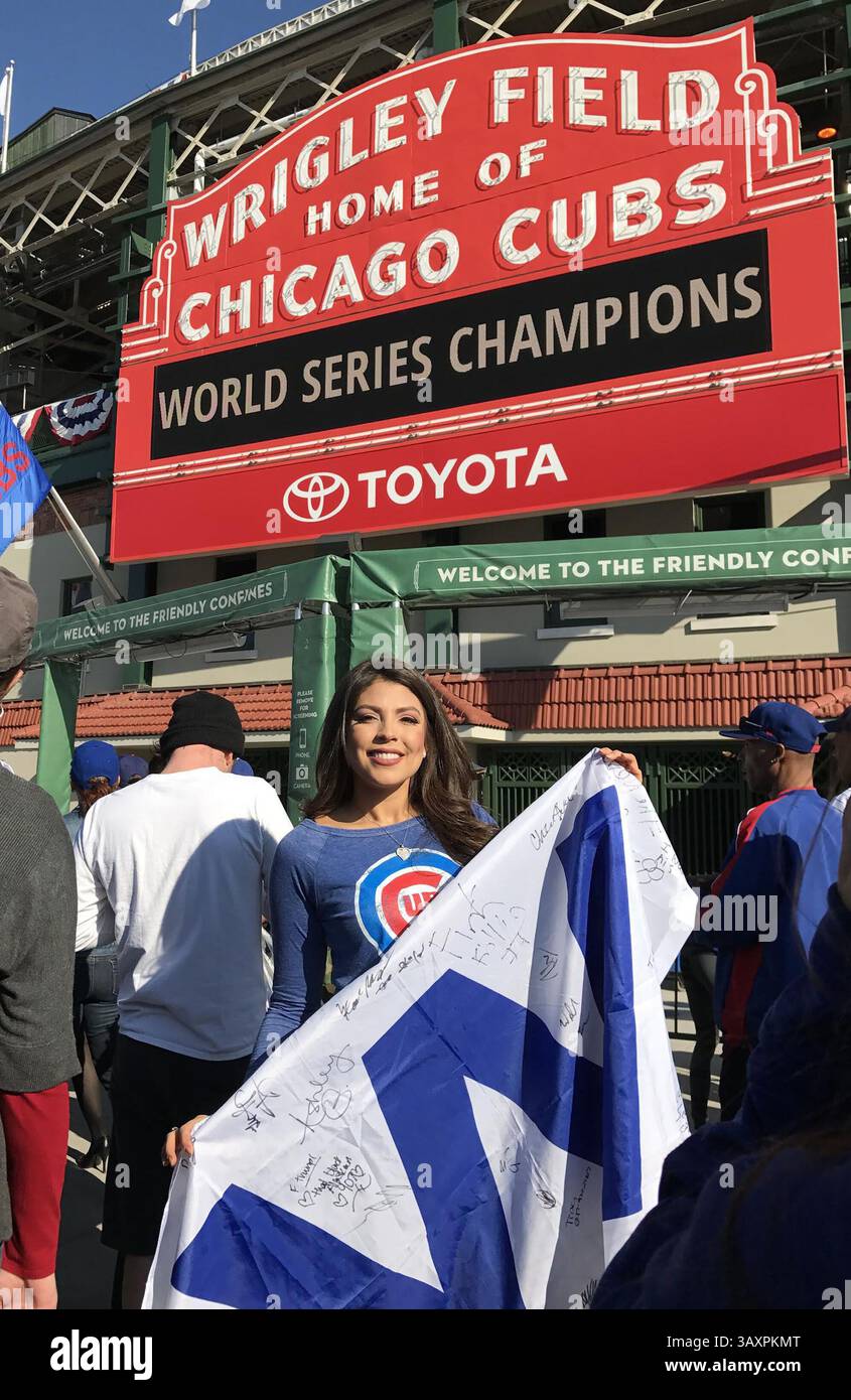Cubs fan hi-res stock photography and images - Page 2 - Alamy