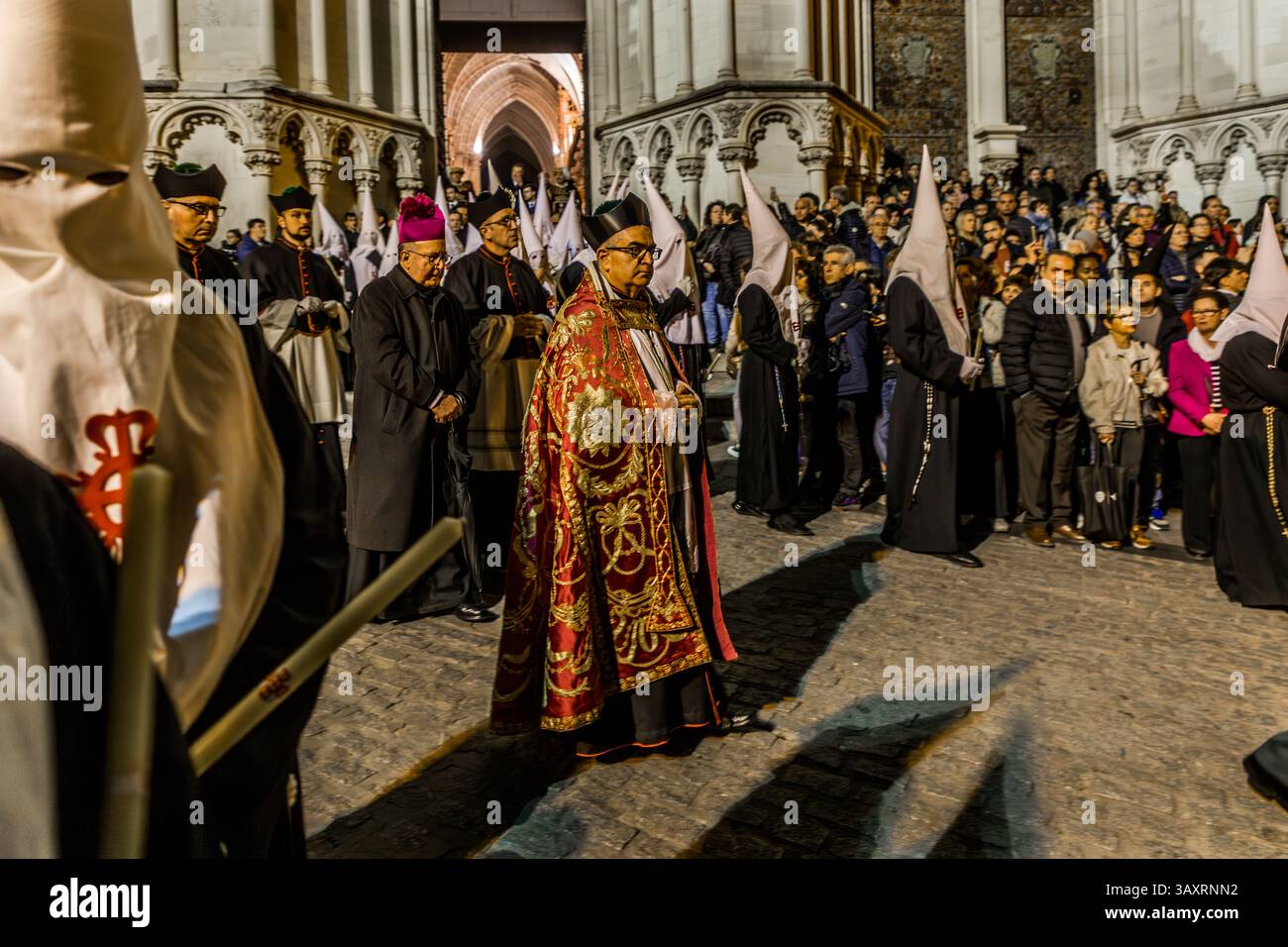 The evening Good Friday procession, which begins at 9 pm at Cuenca Cathedral, is characterised by special solemnity, silence and an impressive atmosphere. Calle San Pedro, Cuenca, Castilla-La Mancha, Spain Stock Photo