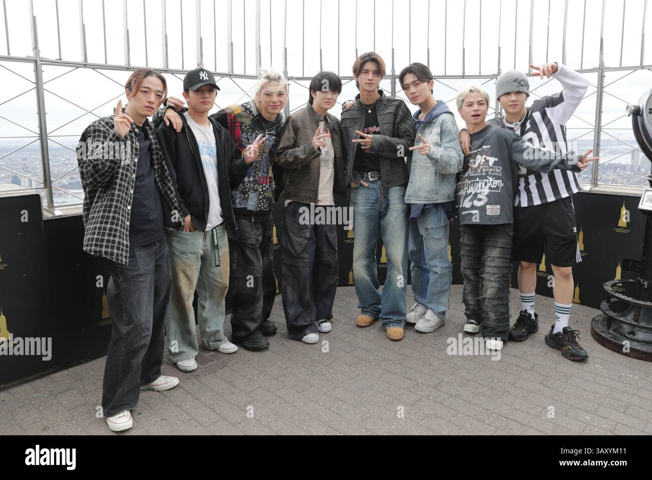 Japanese j pop boy band hi-res stock photography and images - Alamy