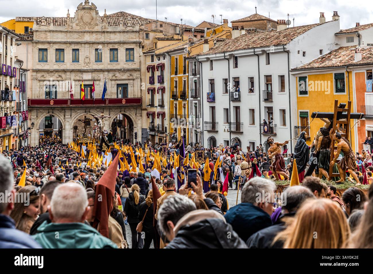 Good Friday procession En el Calvario in Cuenca. Plaza Mayor, Cuenca, Castile-La Mancha, SpainCalle de Severo Catalina, Cuenca, Castile-La Mancha, Spain Stock Photo