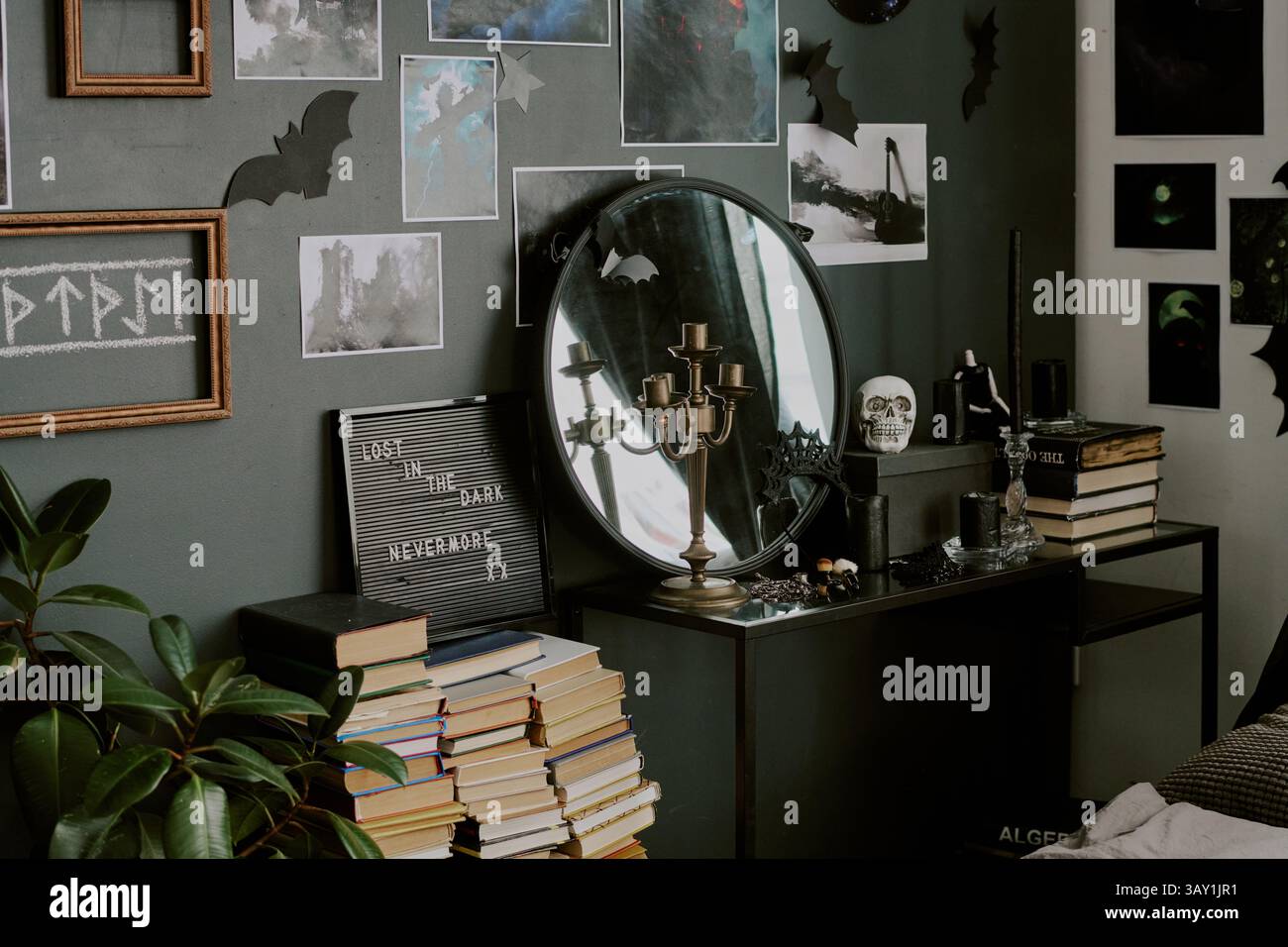 The dressing table hi-res stock photography and images - Alamy