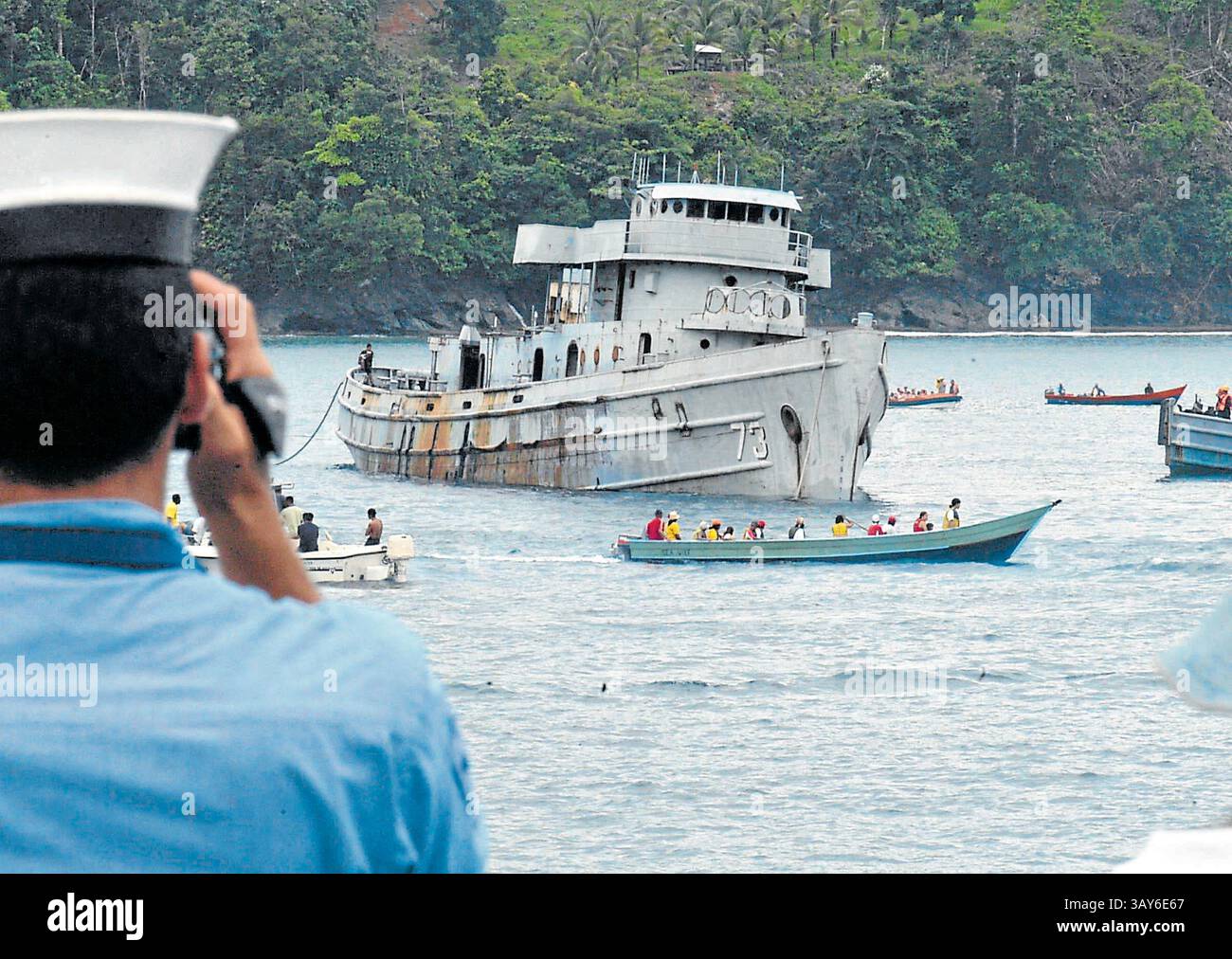 Barco del casco hi-res stock photography and images - Alamy
